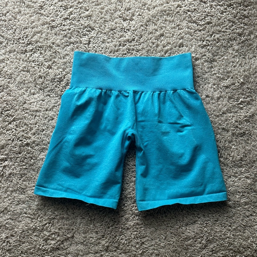 NVGTN contour seamless shorts Caribbean blue